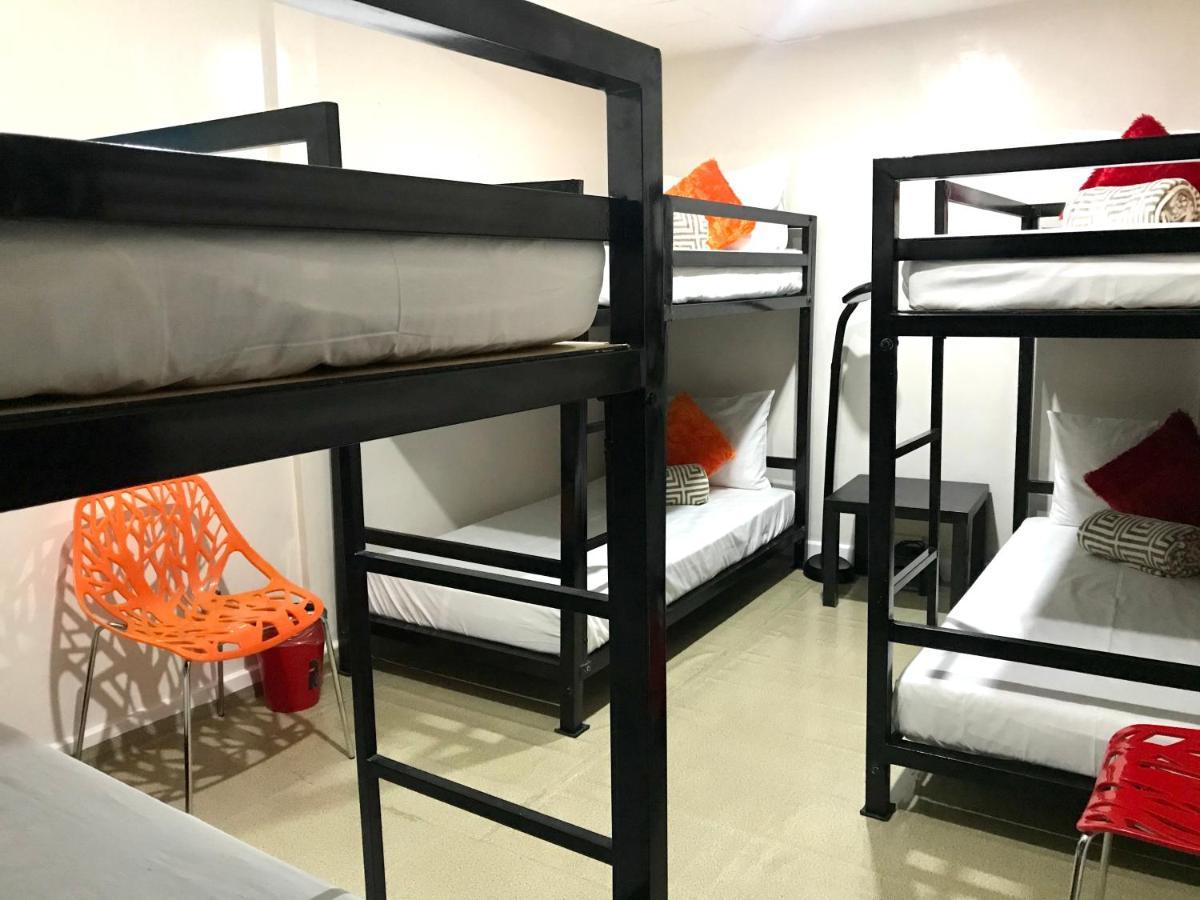 Halfway House Hostel Mactan Cebu Airport Lapu-Lapu City Exterior photo