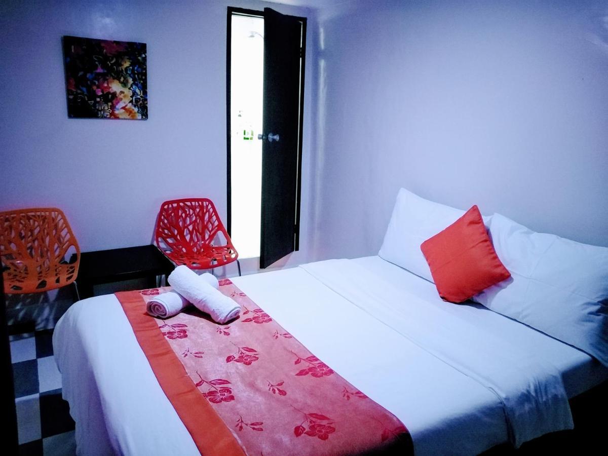 Halfway House Hostel Mactan Cebu Airport Lapu-Lapu City Exterior photo