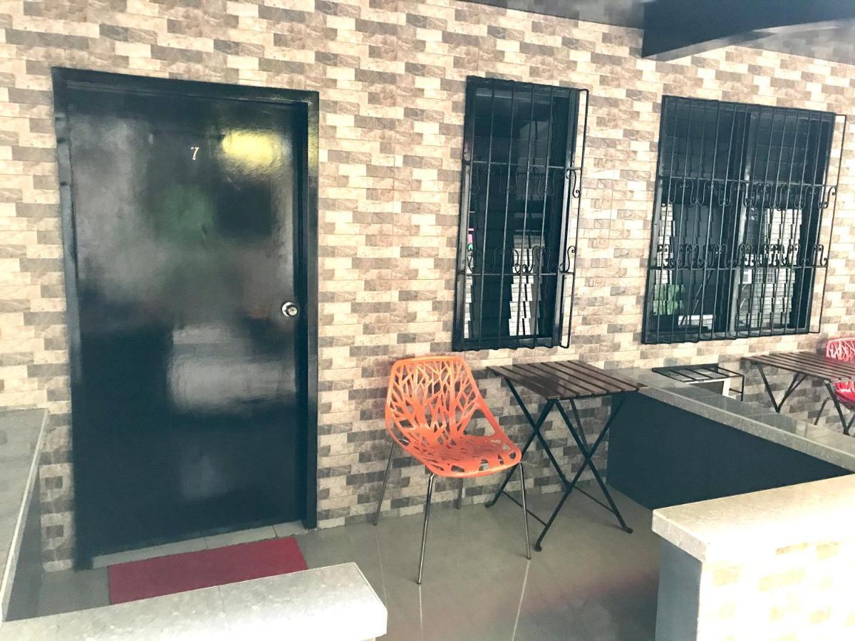 Halfway House Hostel Mactan Cebu Airport Lapu-Lapu City Exterior photo