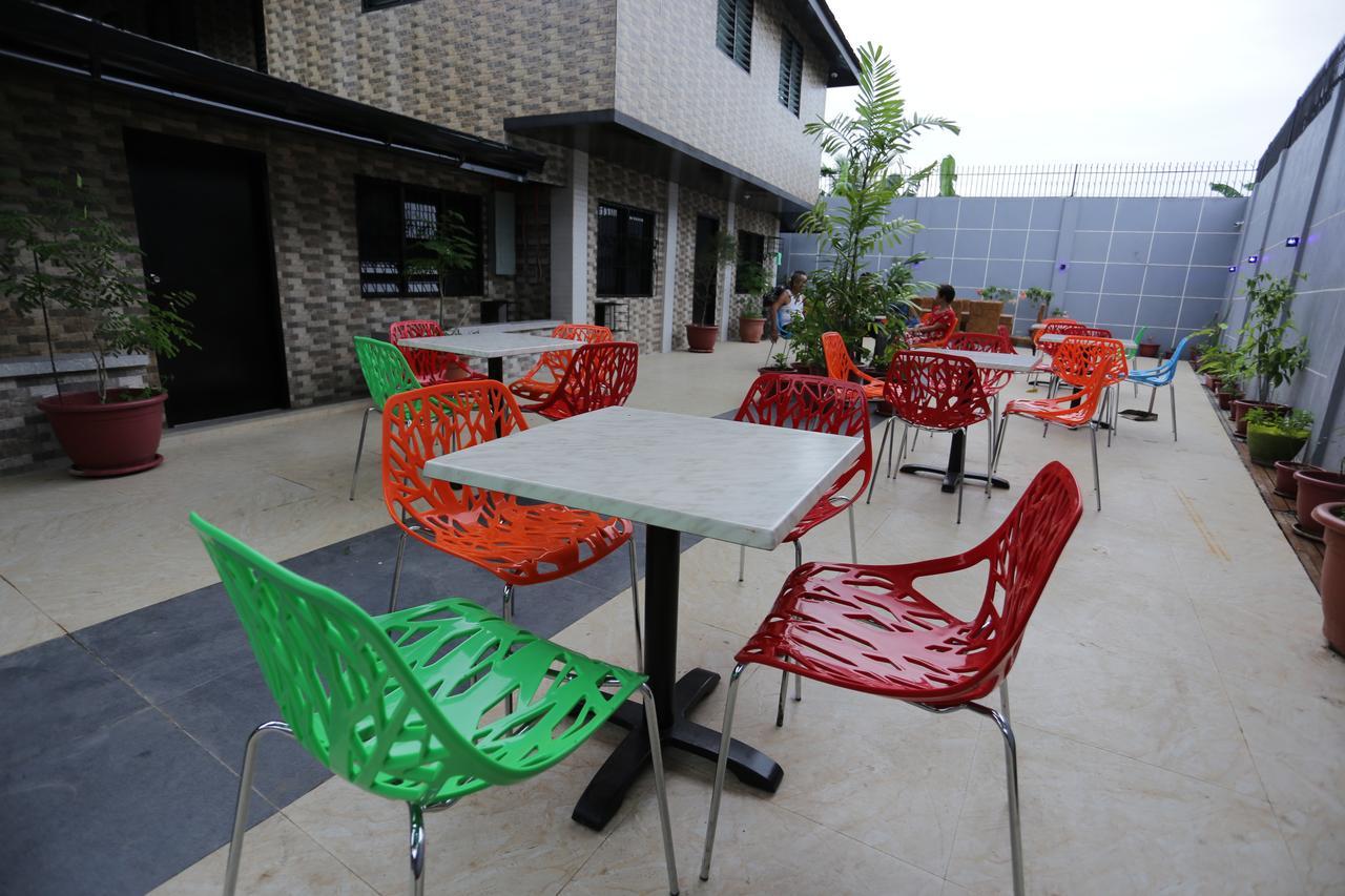 Halfway House Hostel Mactan Cebu Airport Lapu-Lapu City Exterior photo