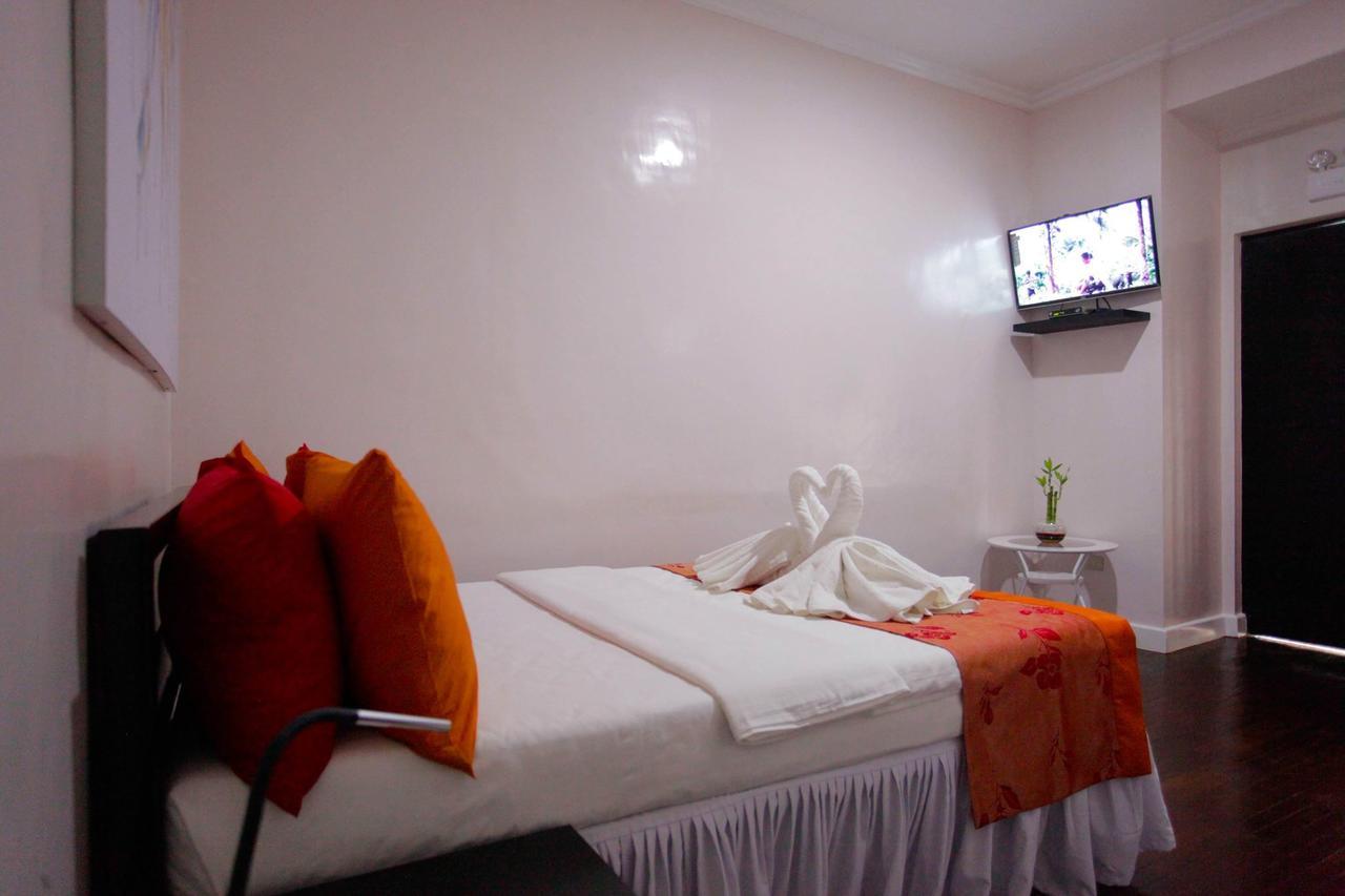 Halfway House Hostel Mactan Cebu Airport Lapu-Lapu City Exterior photo