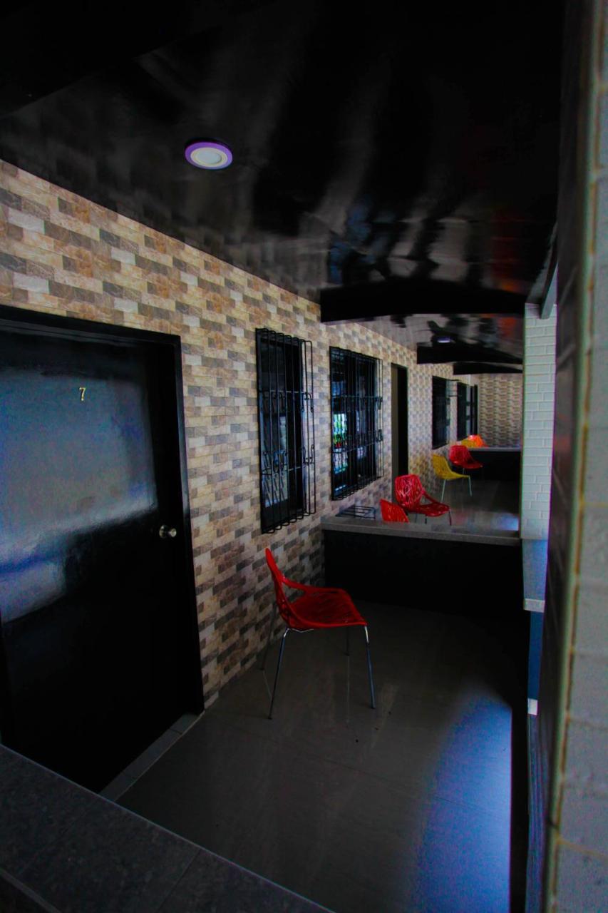 Halfway House Hostel Mactan Cebu Airport Lapu-Lapu City Exterior photo