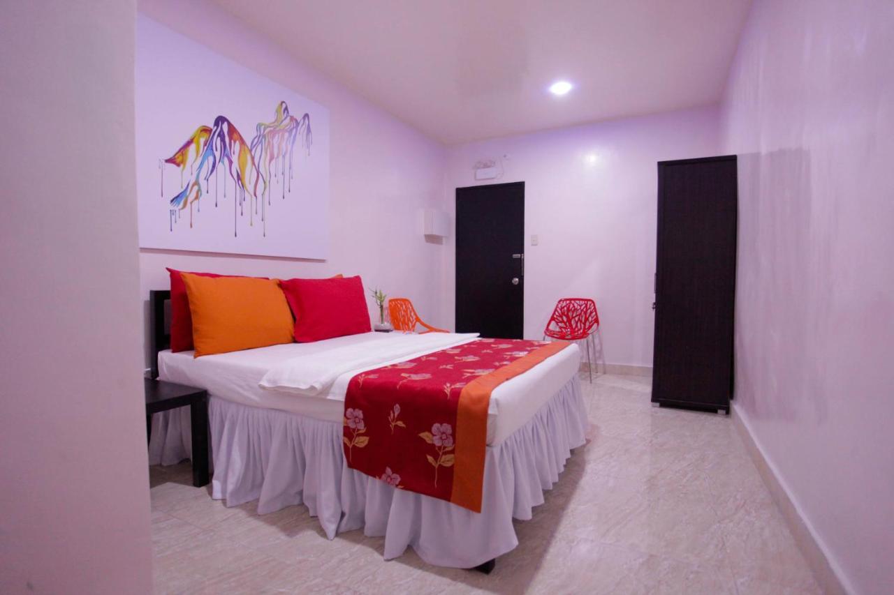 Halfway House Hostel Mactan Cebu Airport Lapu-Lapu City Exterior photo